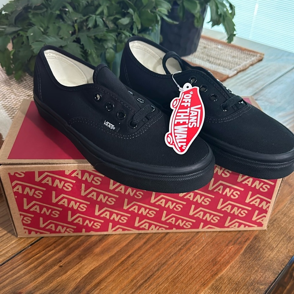 Authentic VANS Black Lace up Sneakers